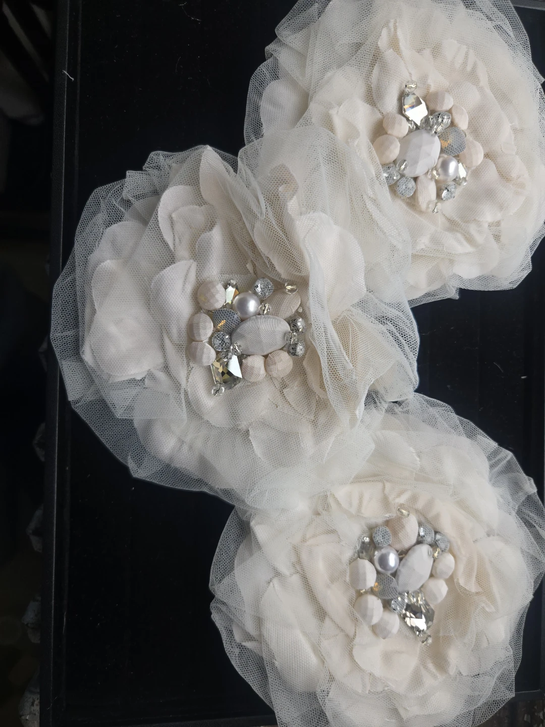 Set of 3 Embellished Fabric Flowers - photo 2