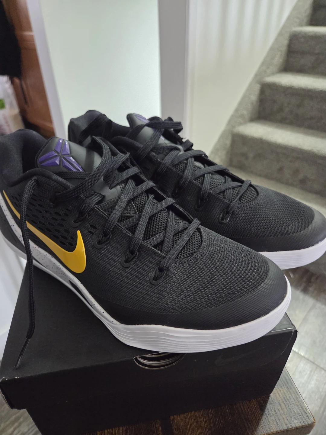 Nike Kobe 9 EM Low Men's Basketball Shoes - photo 4