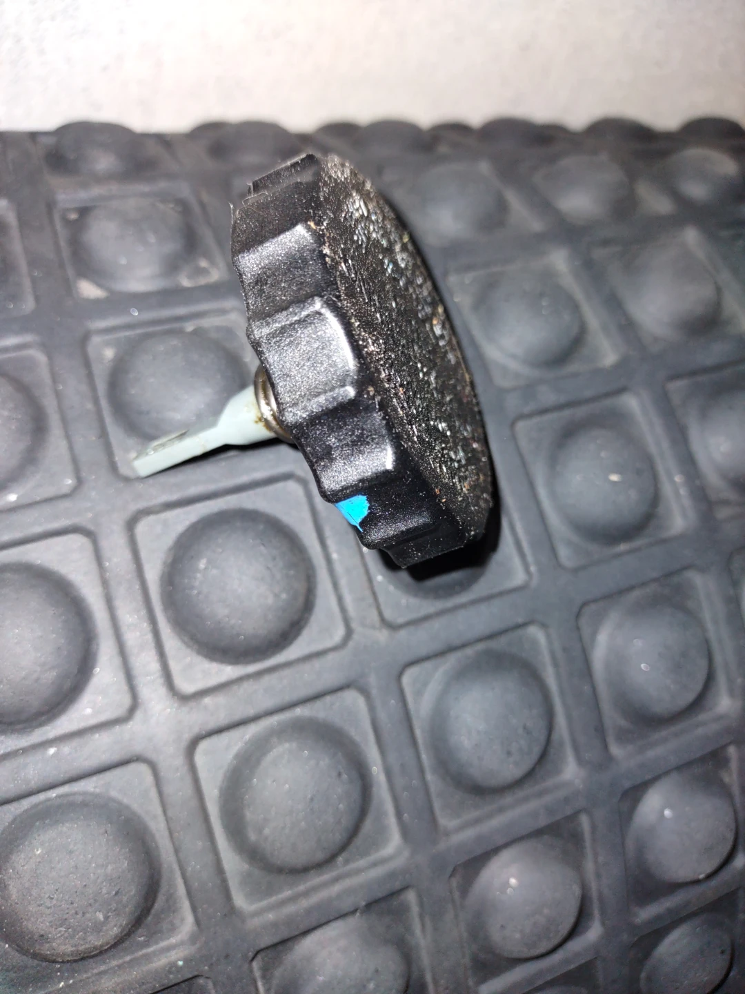 Steering pump cap