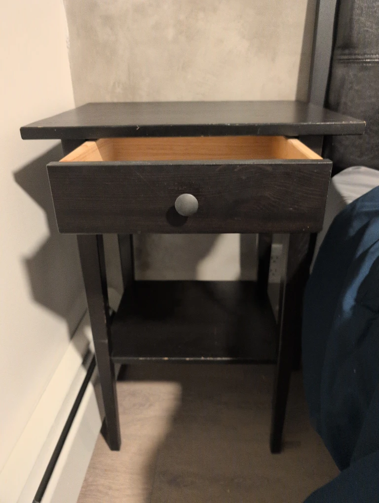 2 black Nightstands ( price is for both ) - photo 4