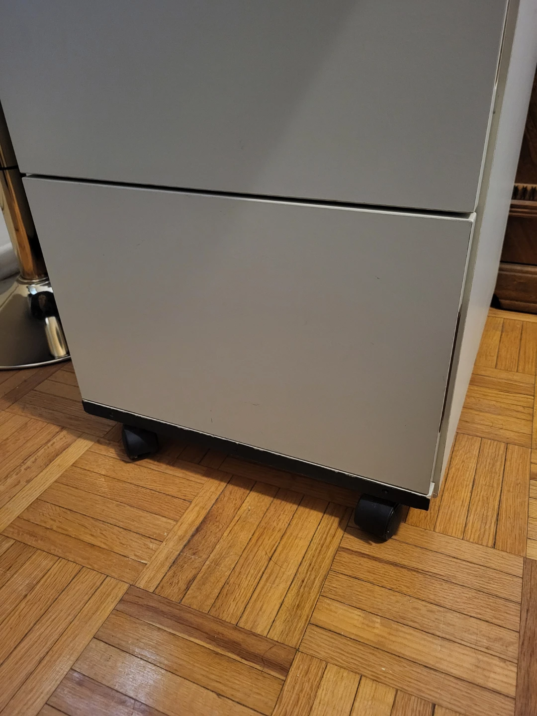 Cream night stand with drawers - photo 2