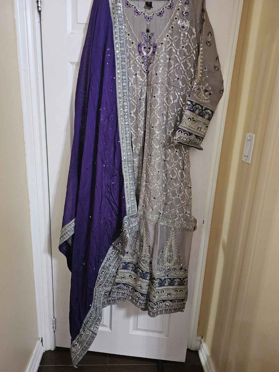 Embellished Grey Kameez Shalwar Set with Purple Dupatta - photo 2