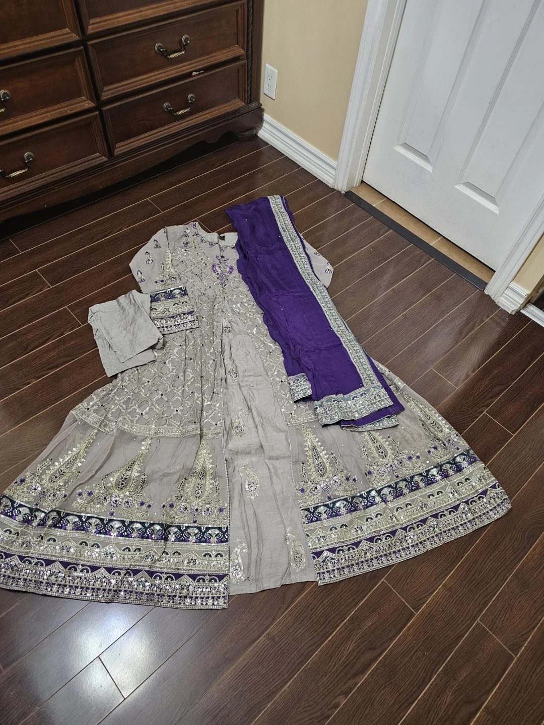 Embellished Grey Kameez Shalwar Set with Purple Dupatta - photo 3