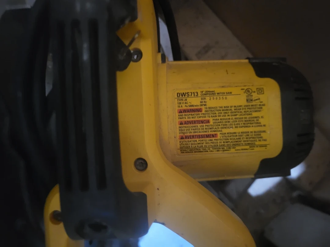 DeWalt DW713 10" Compound Miter Saw - photo 2