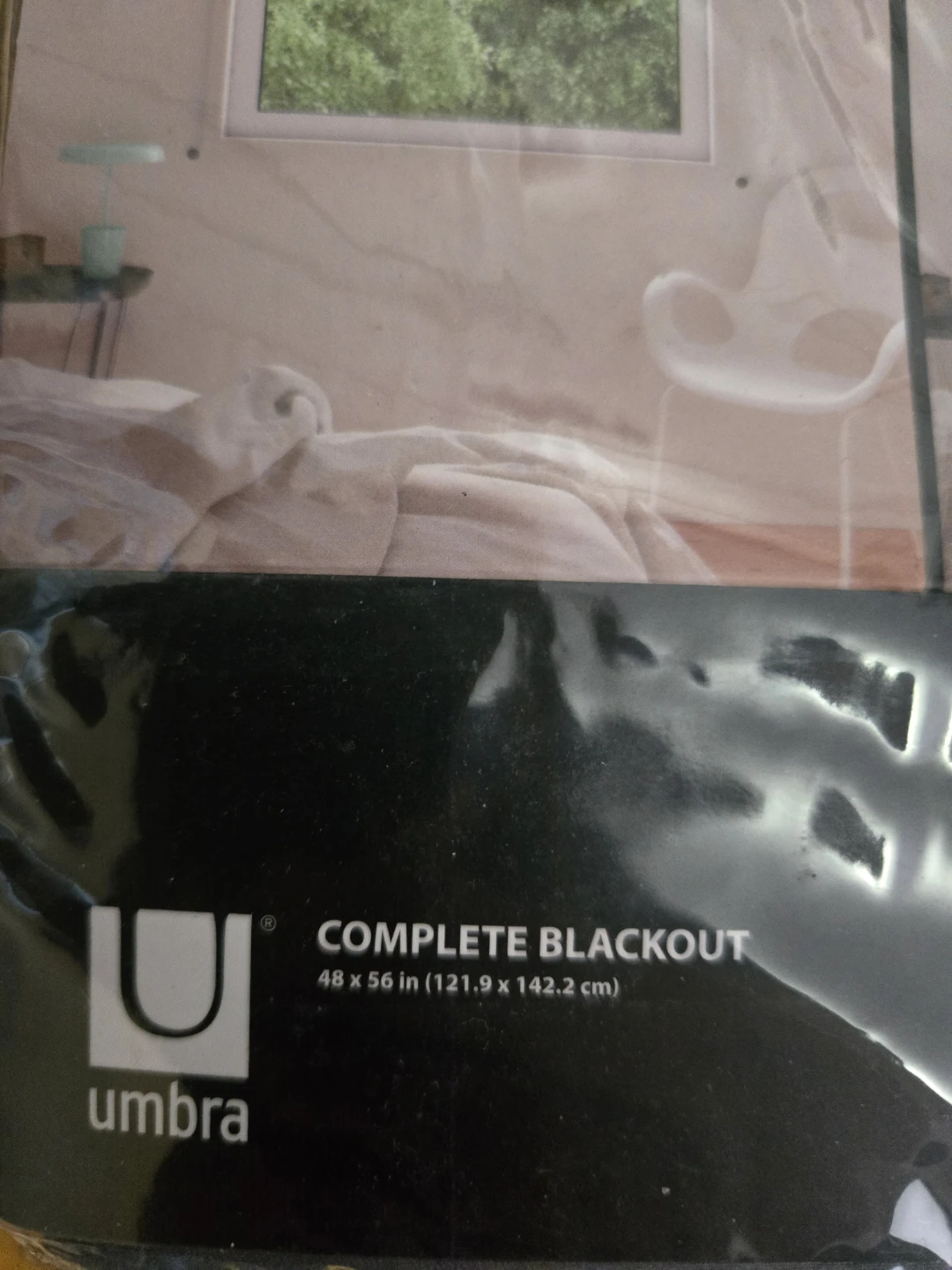 Umbra Complete Blackout Magnetic Window Cover 48 x 56 in - photo 2