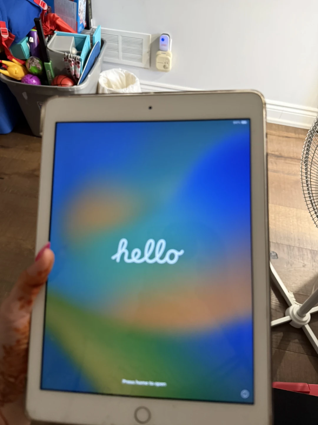 Apple iPad 5th Gen 128GB Wi-Fi - photo 2