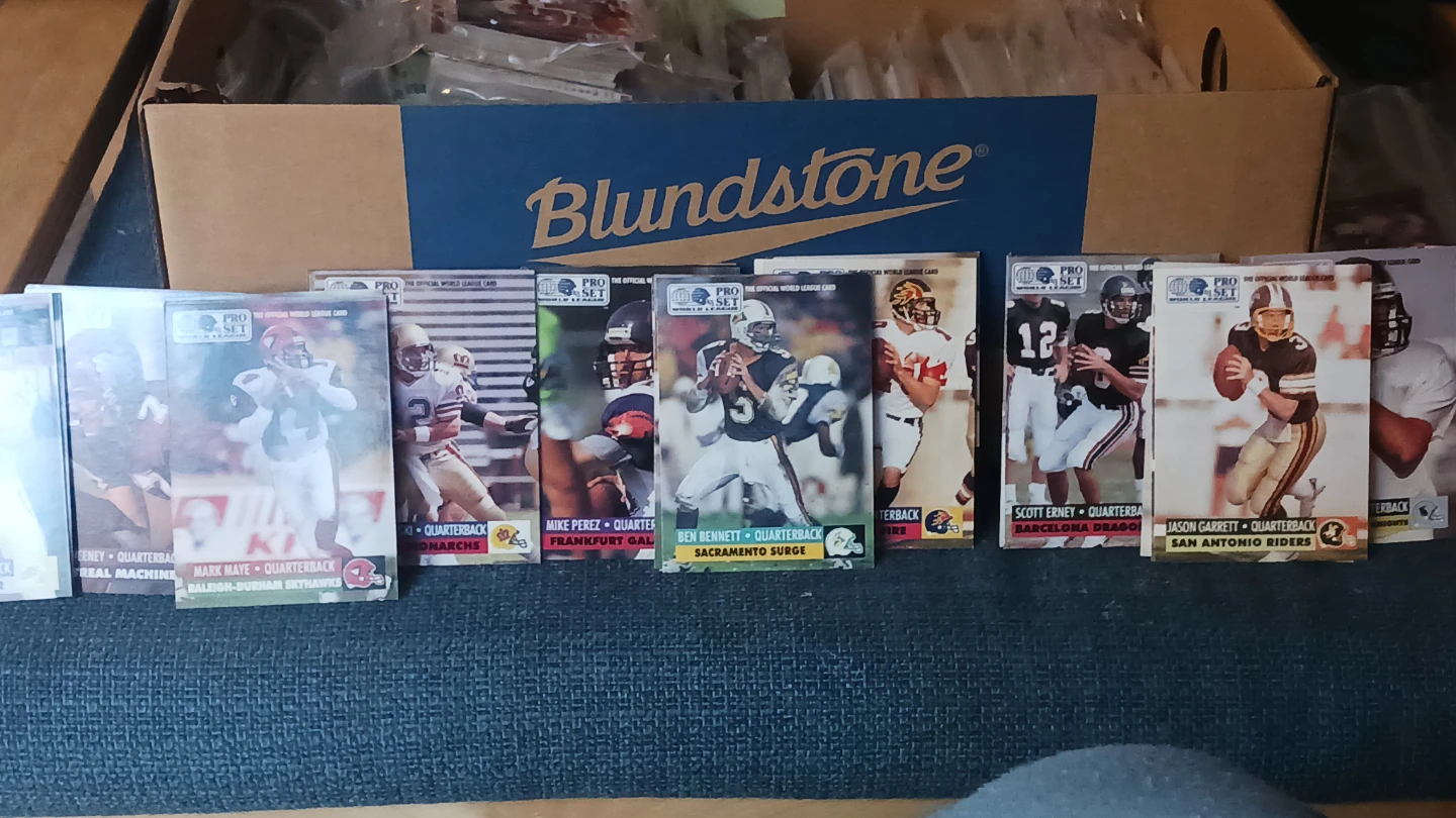 Assorted Football Teams Cards - photo 5