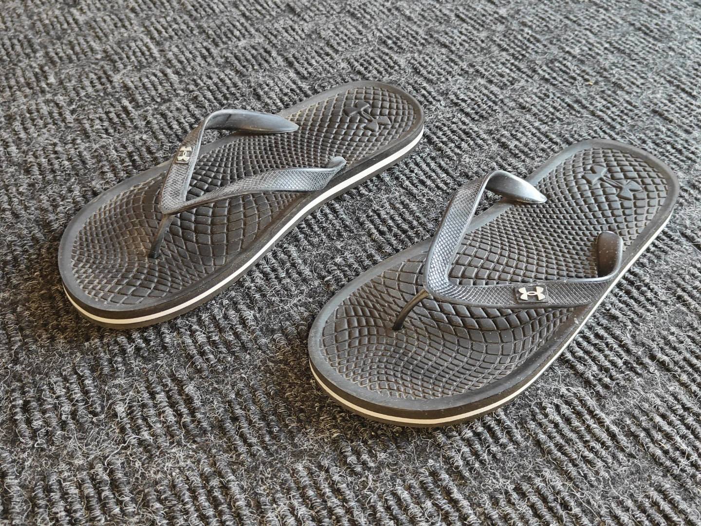 Under Armour Men Atlantic Dune Flip Flop Sandals - Size 10 / 11