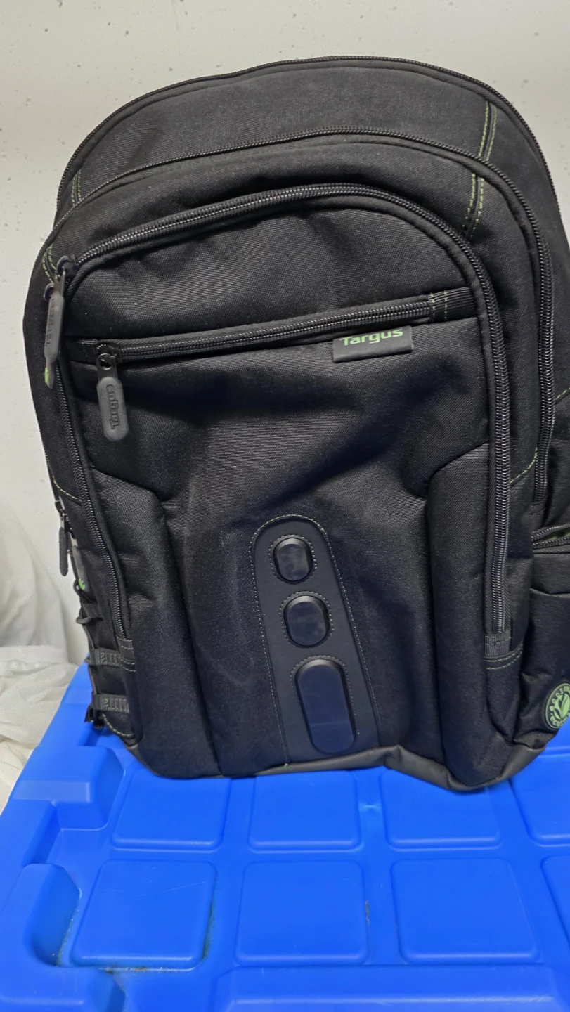 MOVING SALE- 🎒 Targus EcoSmart Laptop Backpack