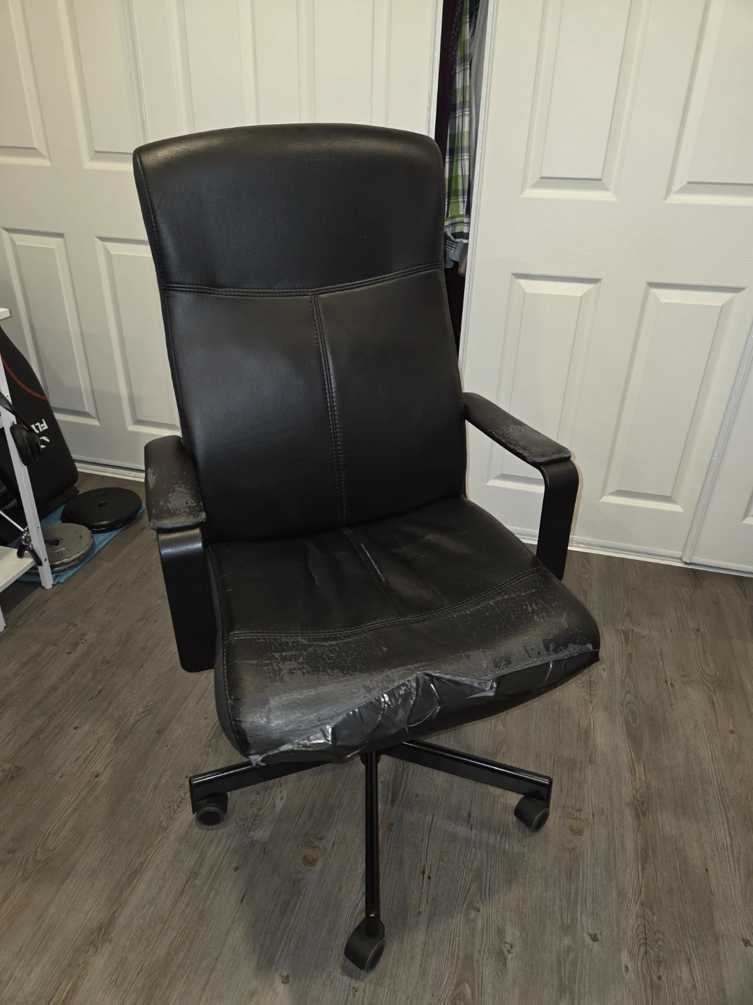 Black Office Chair - photo 2