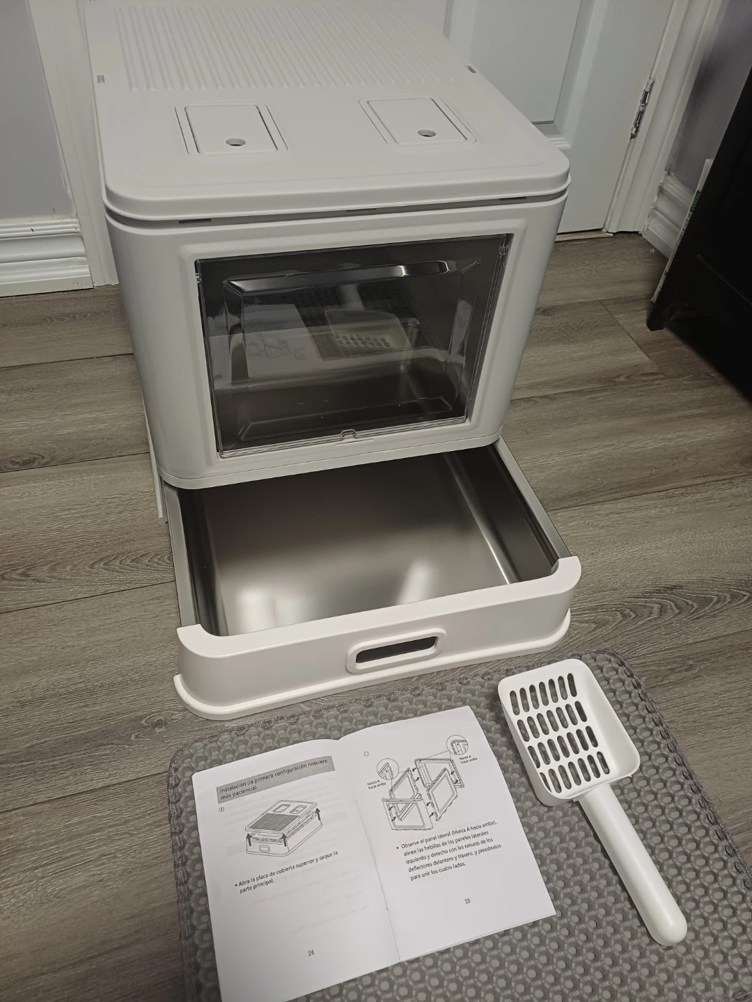 Large enclosed Cat Litter Box with Scoop - photo 2