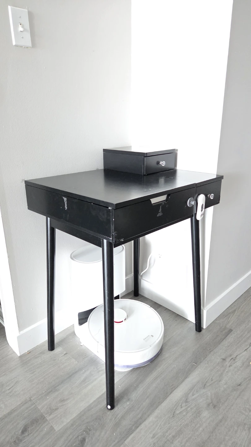 Make up desk with light
