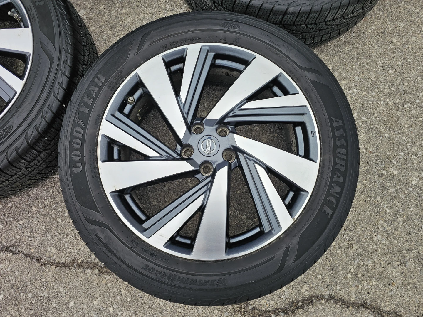 NISSAN MURANO O.E.M RIMS AND ALL WEATHER TIRES - photo 3