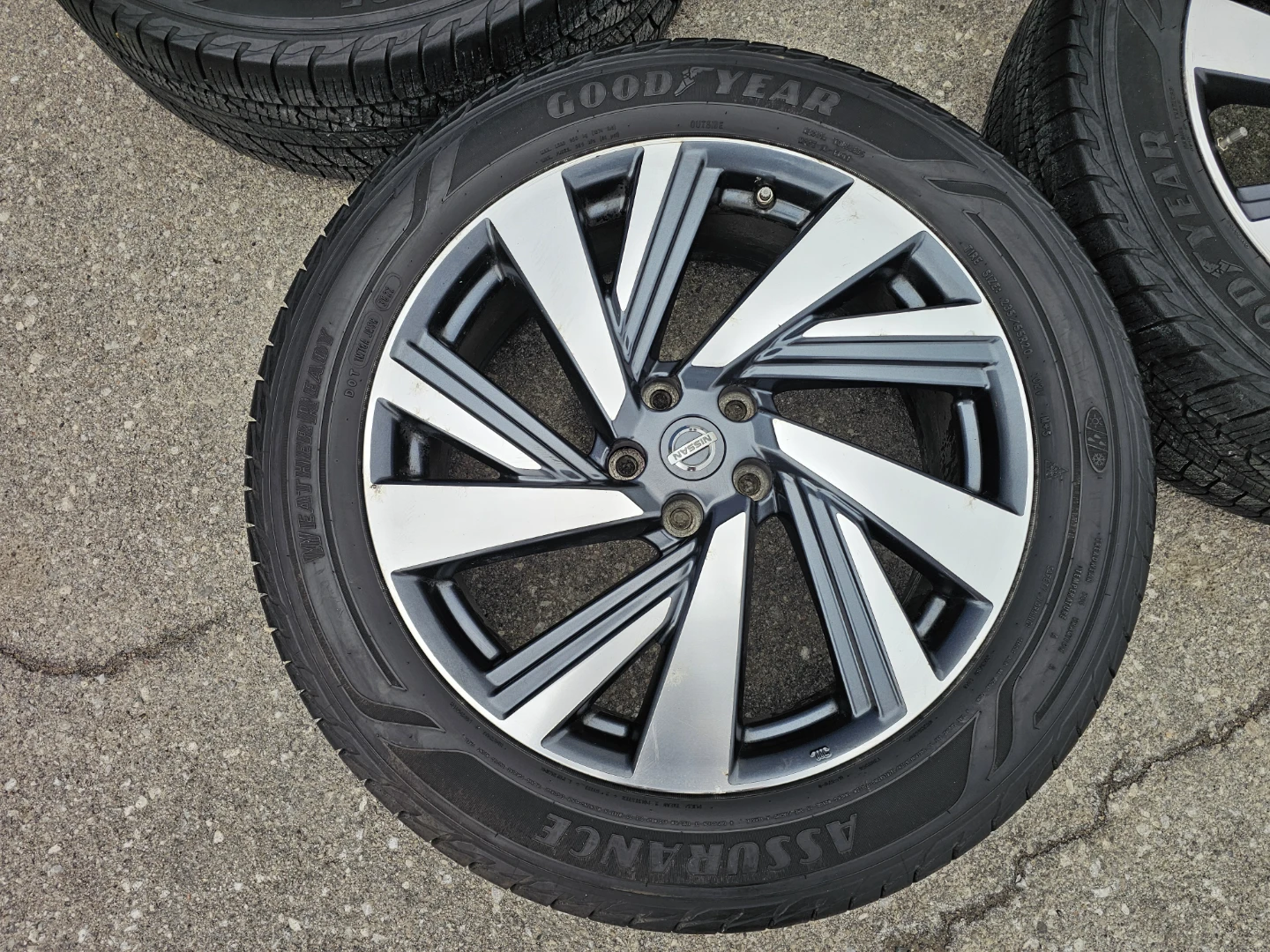 NISSAN MURANO O.E.M RIMS AND ALL WEATHER TIRES - photo 4