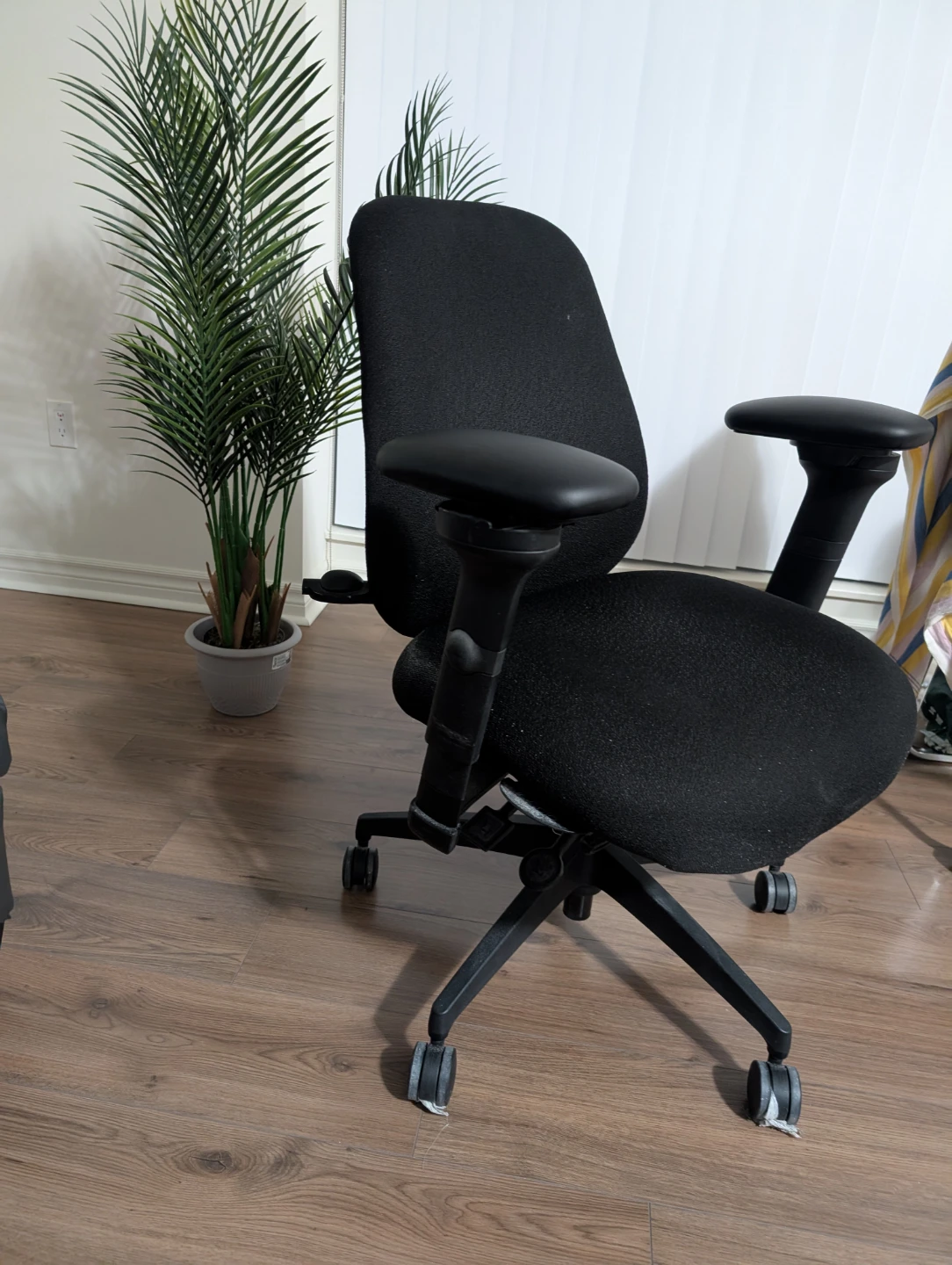Ergonomic- Premium Multi functional Office Chair - photo 2