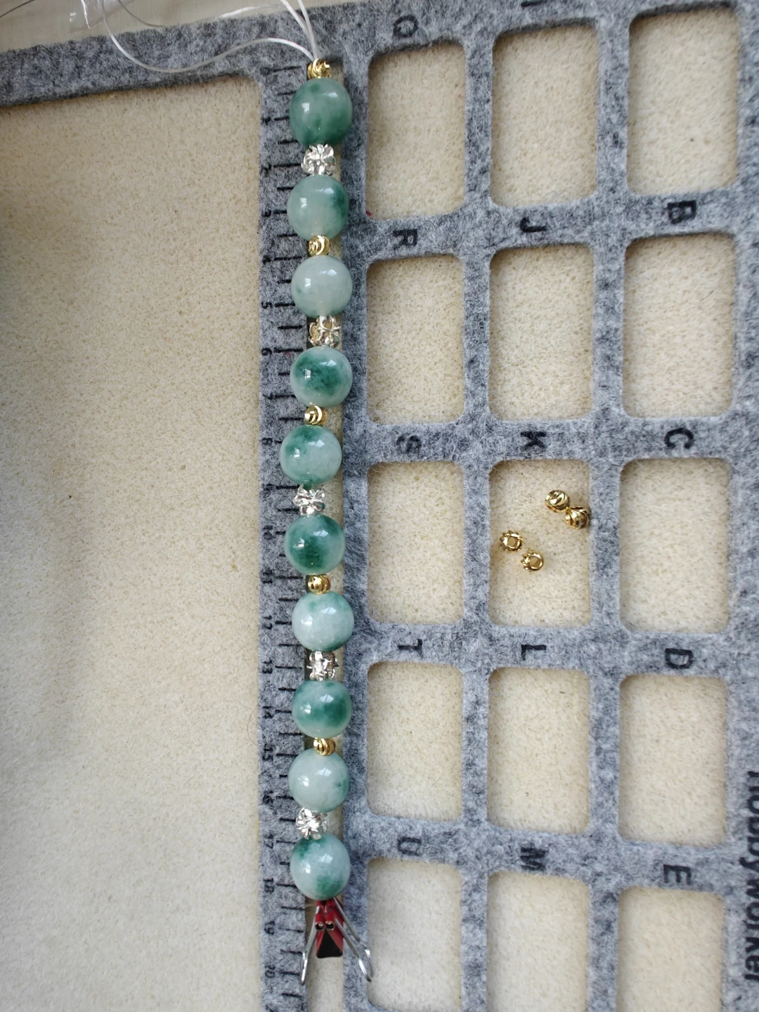 Jade and Crystal Beaded Bracelet - photo 2