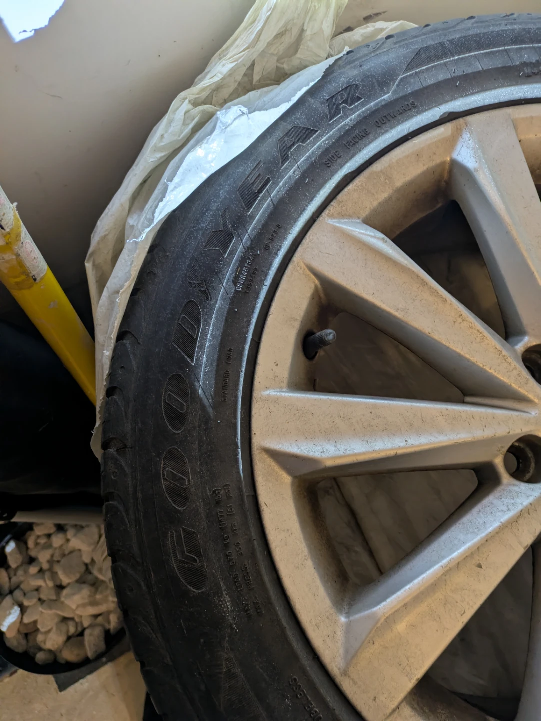 Set of Volkswagen Rims with Good Year Tires - photo 3