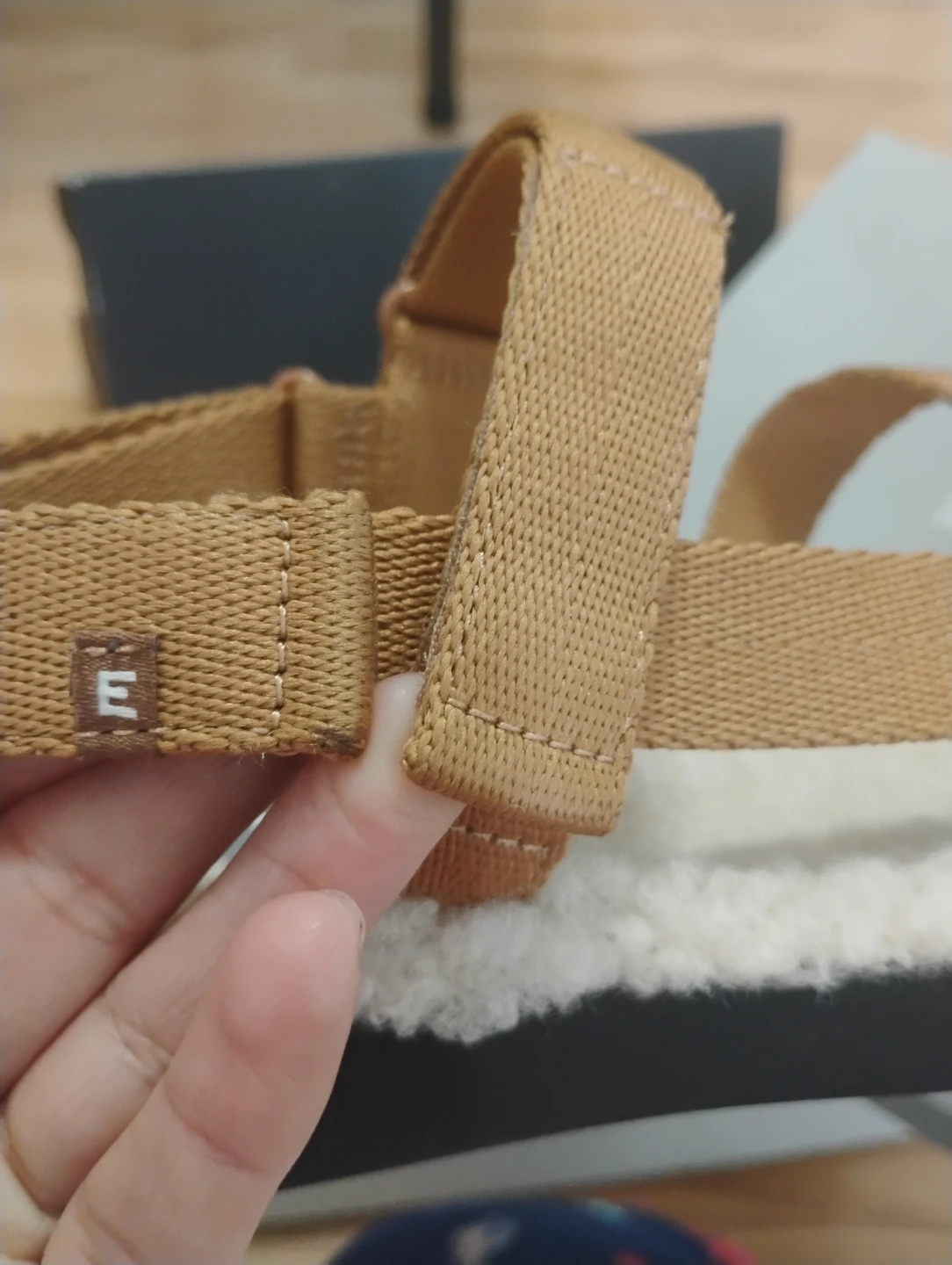 Everlane Fuzzy Strap Sandals Size 8 - photo 3