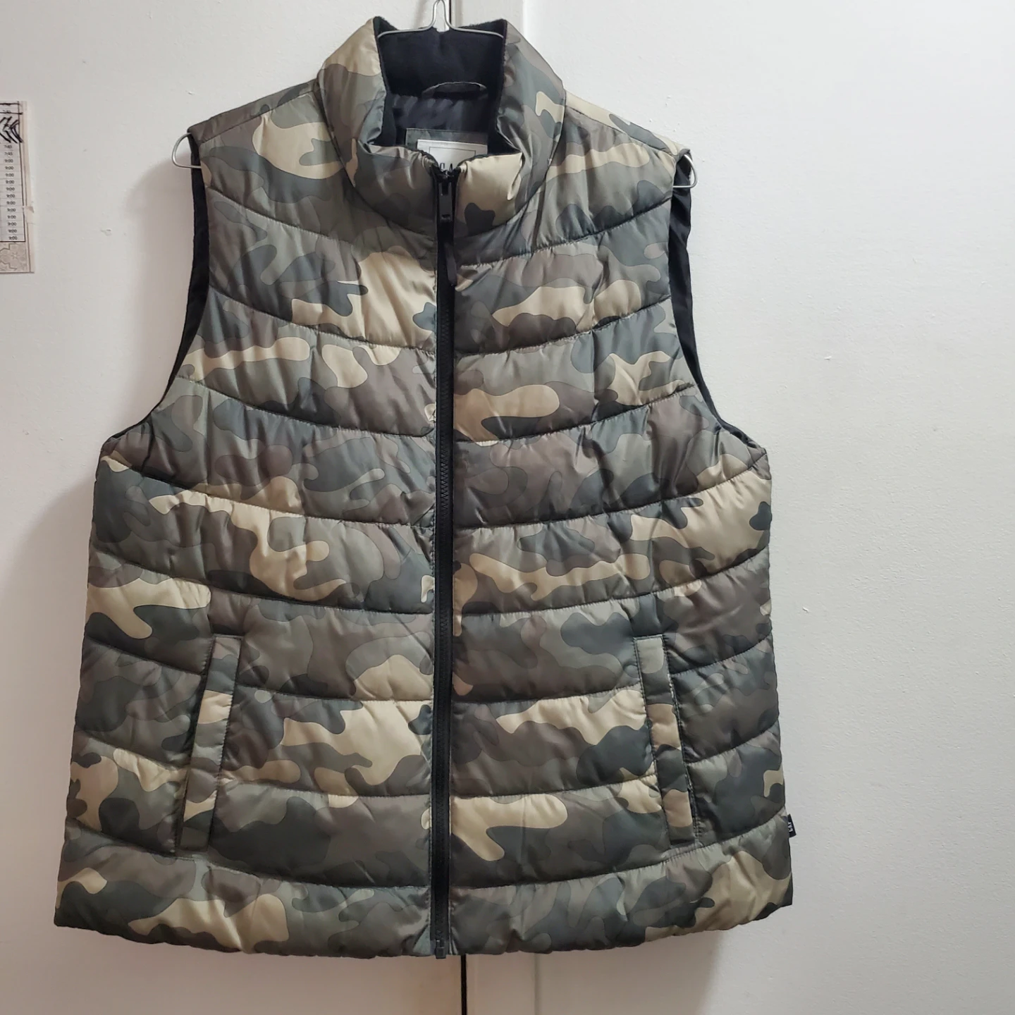 Boys GAP ColdControl Camo Puffer Vest - Size L