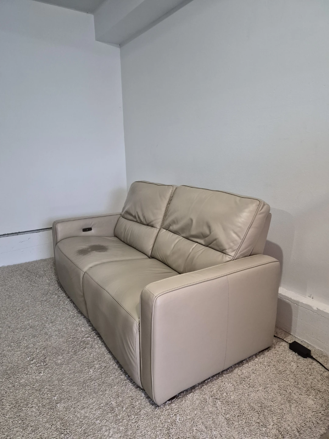 Leons Leather Power Recliner 2 Seater Sofa - photo 4