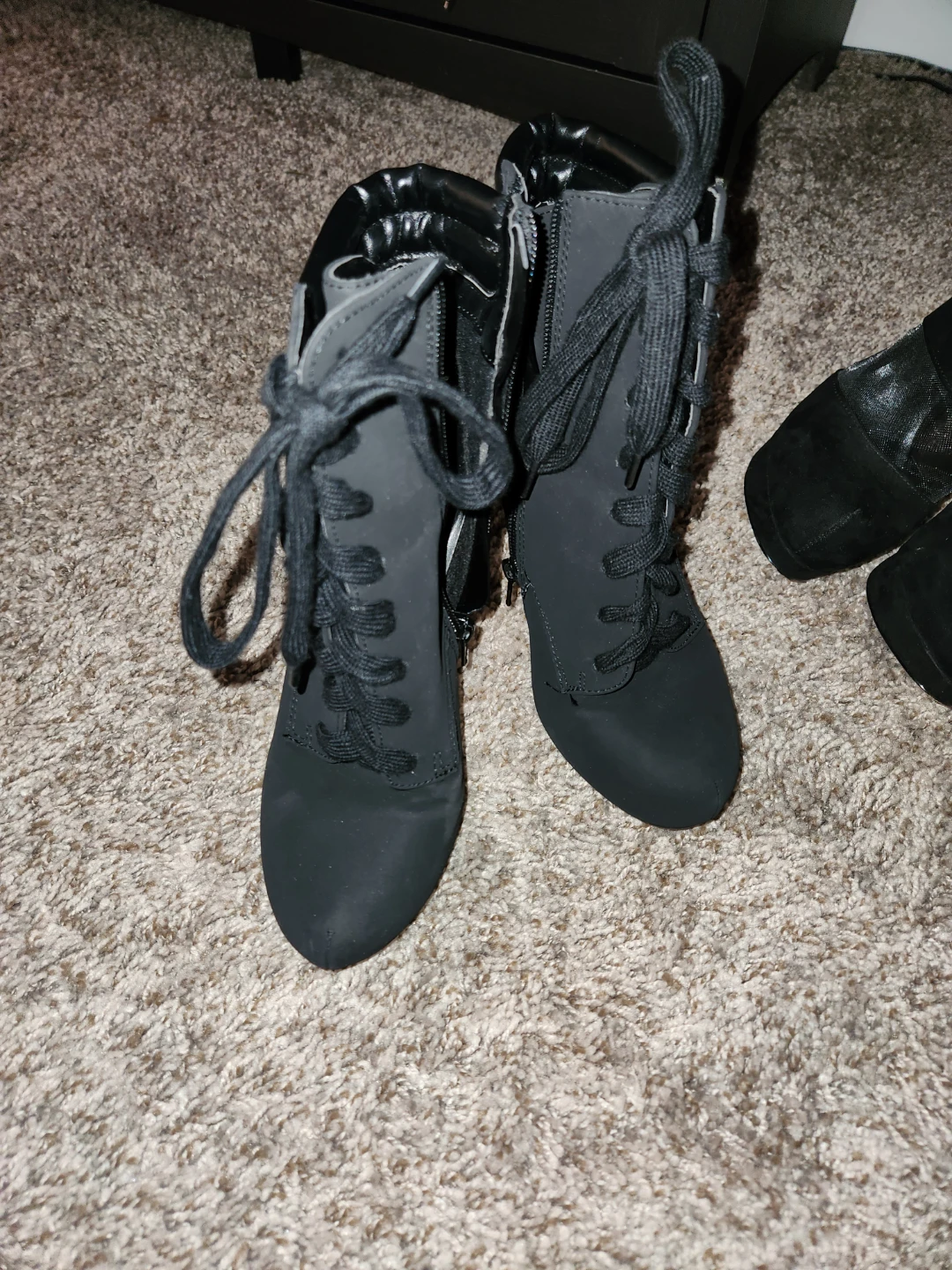 Black Lace-Up Heeled Ankle Boots - photo 2