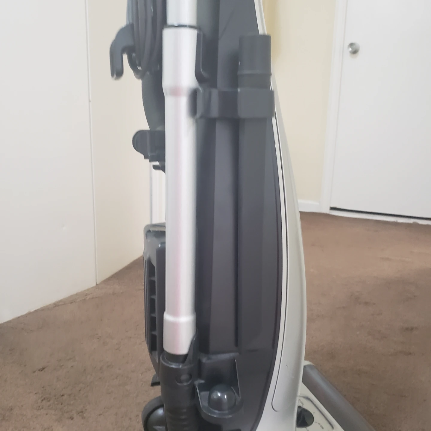 Kenmore Elite Bagged Upright Vacuum with HEPA Filtration - photo 4