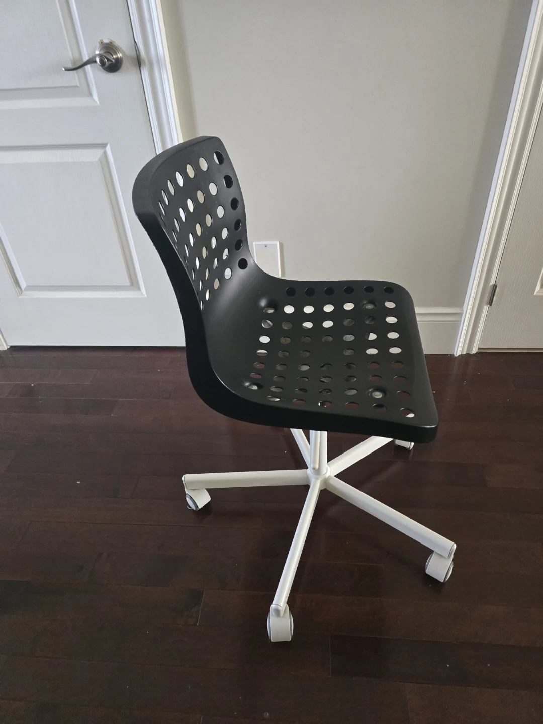 IKEA Black Swivel Office Chair - photo 2