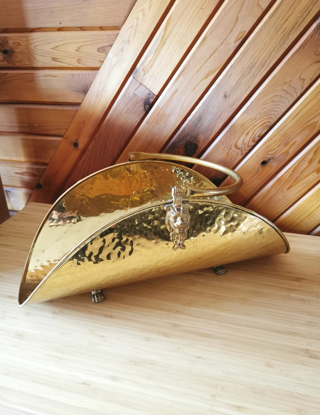 Vintage Brass Finish Log Holder/Magazine Rack with Lion Accents - photo 5