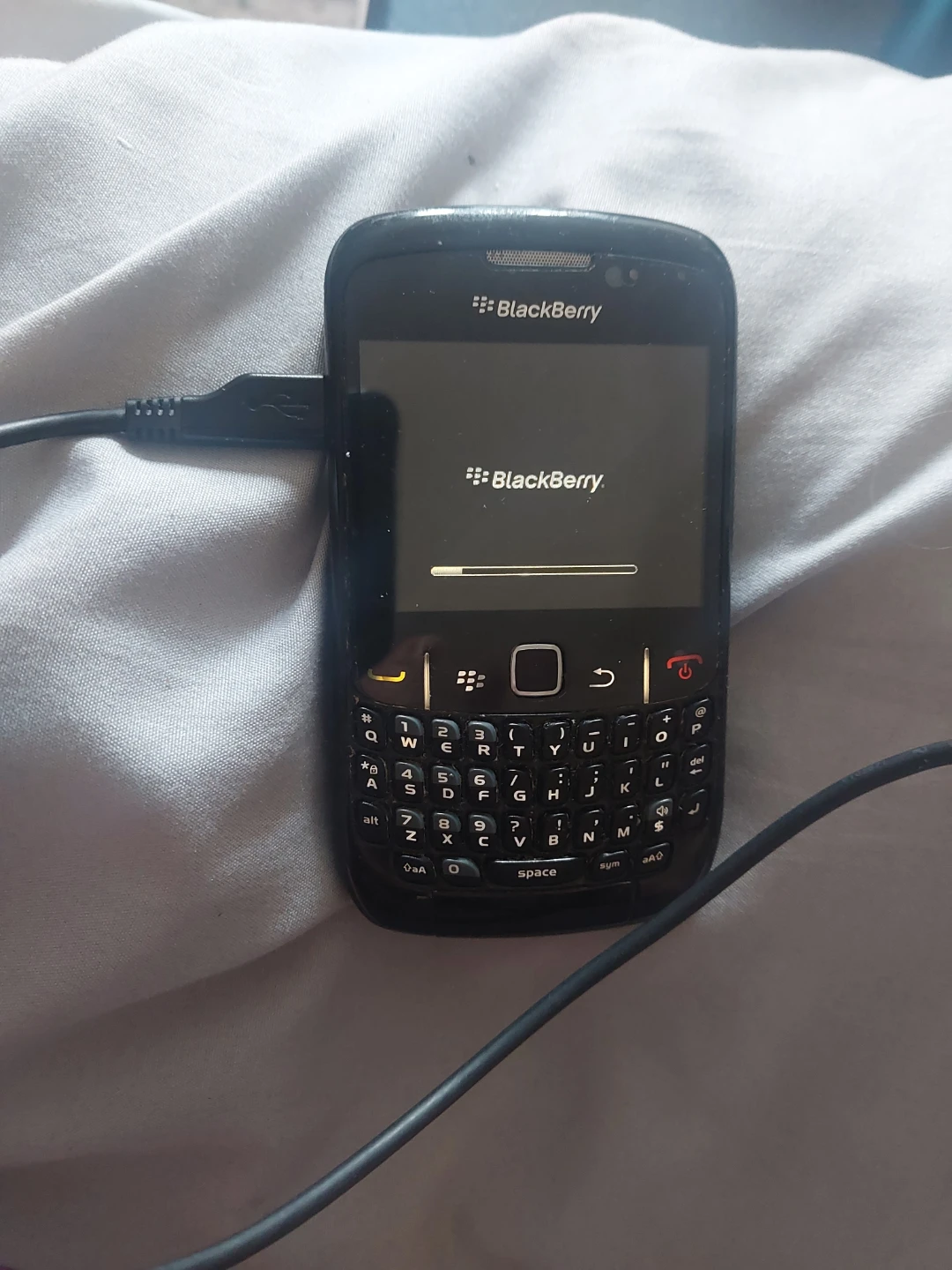BlackBerry Curve 9320 - Includes Protective Case