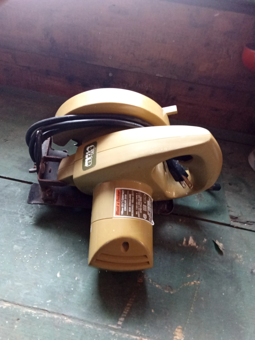 Black & Decker 140mm Compact Circular Saw - photo 2
