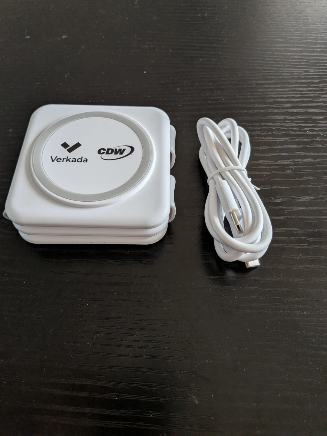 3-IN-1 Power Fold 15W Magclick Wireless Charging Pads - photo 3