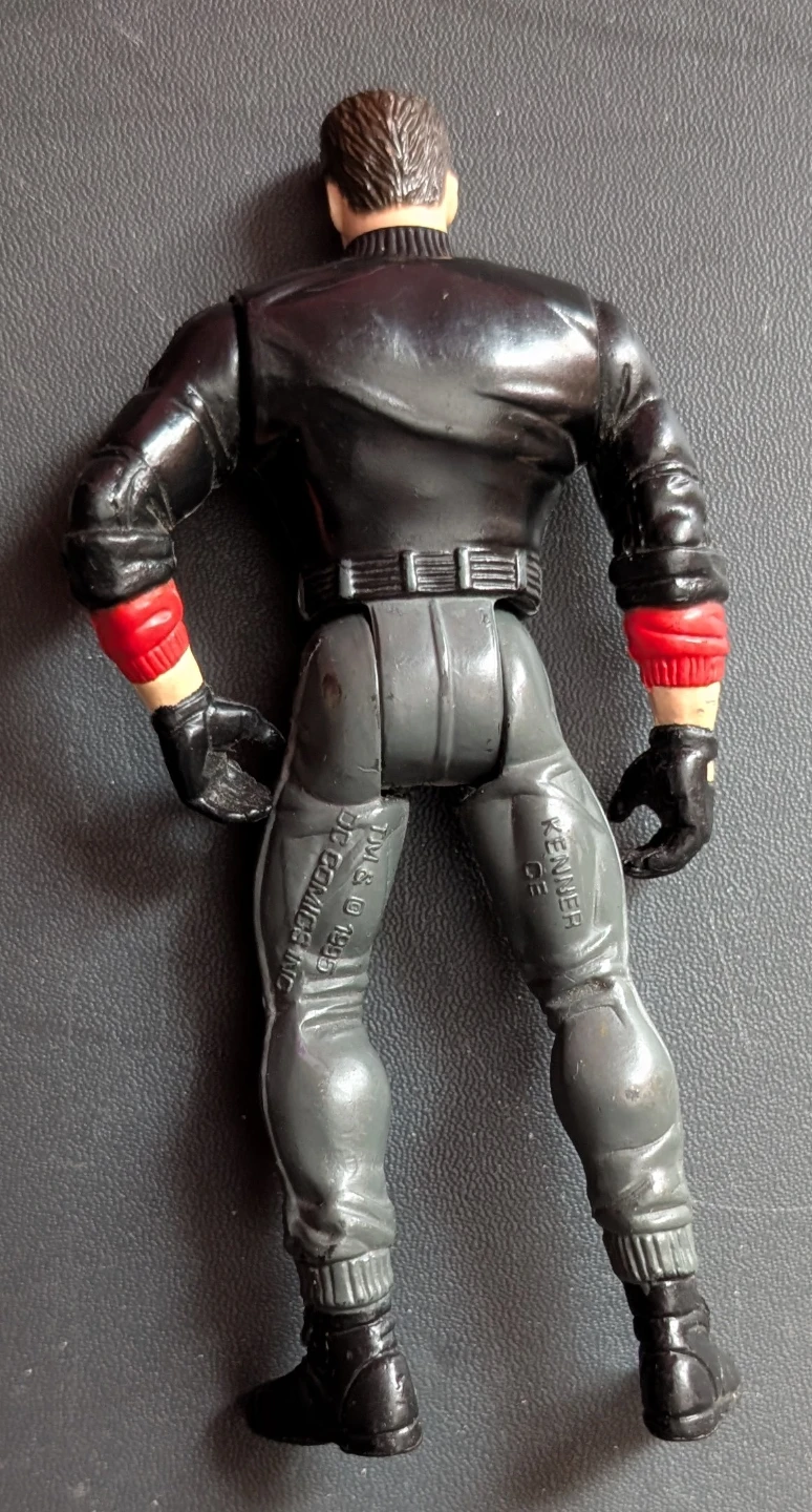 Kenner DC Comics 1995 Bruce Wayne Action Figure - photo 4