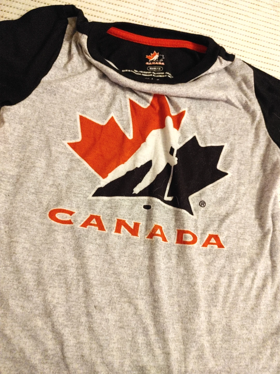 Canada Hockey Maple Leaf T-Shirt M/M (7-8)
