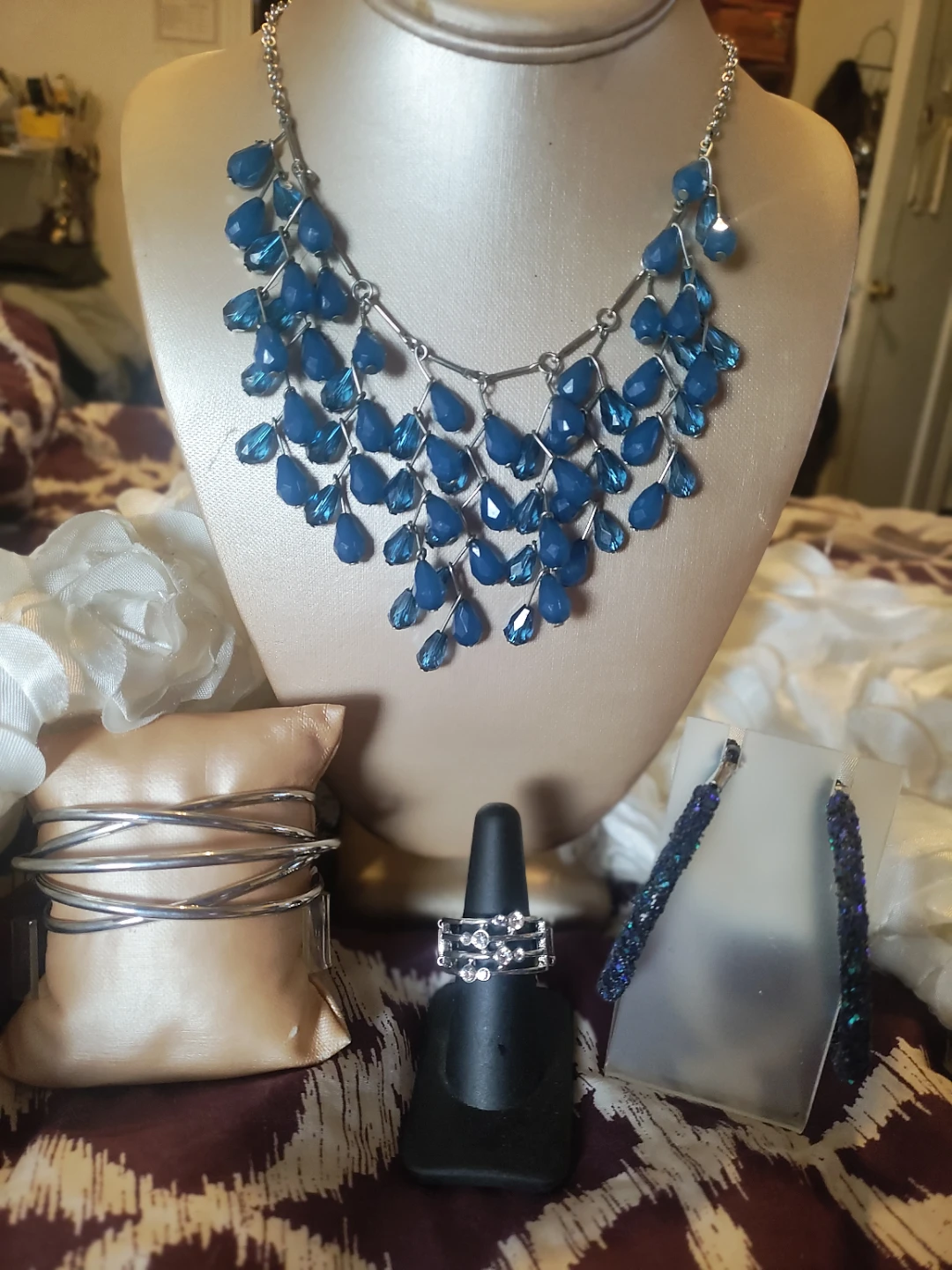 🧡Blue four piece setl blue Necklace, ring, cuff earrings New - photo 2