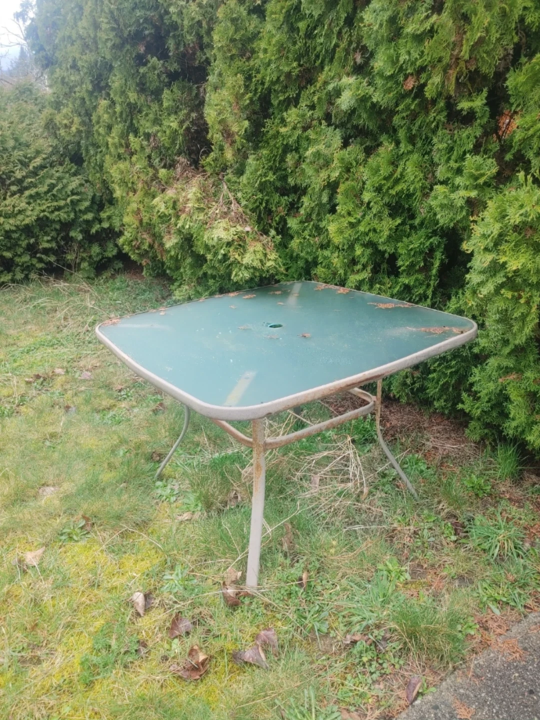 🥕FREE Square Glass Top Patio Table. M ridge Abernathy & 227.