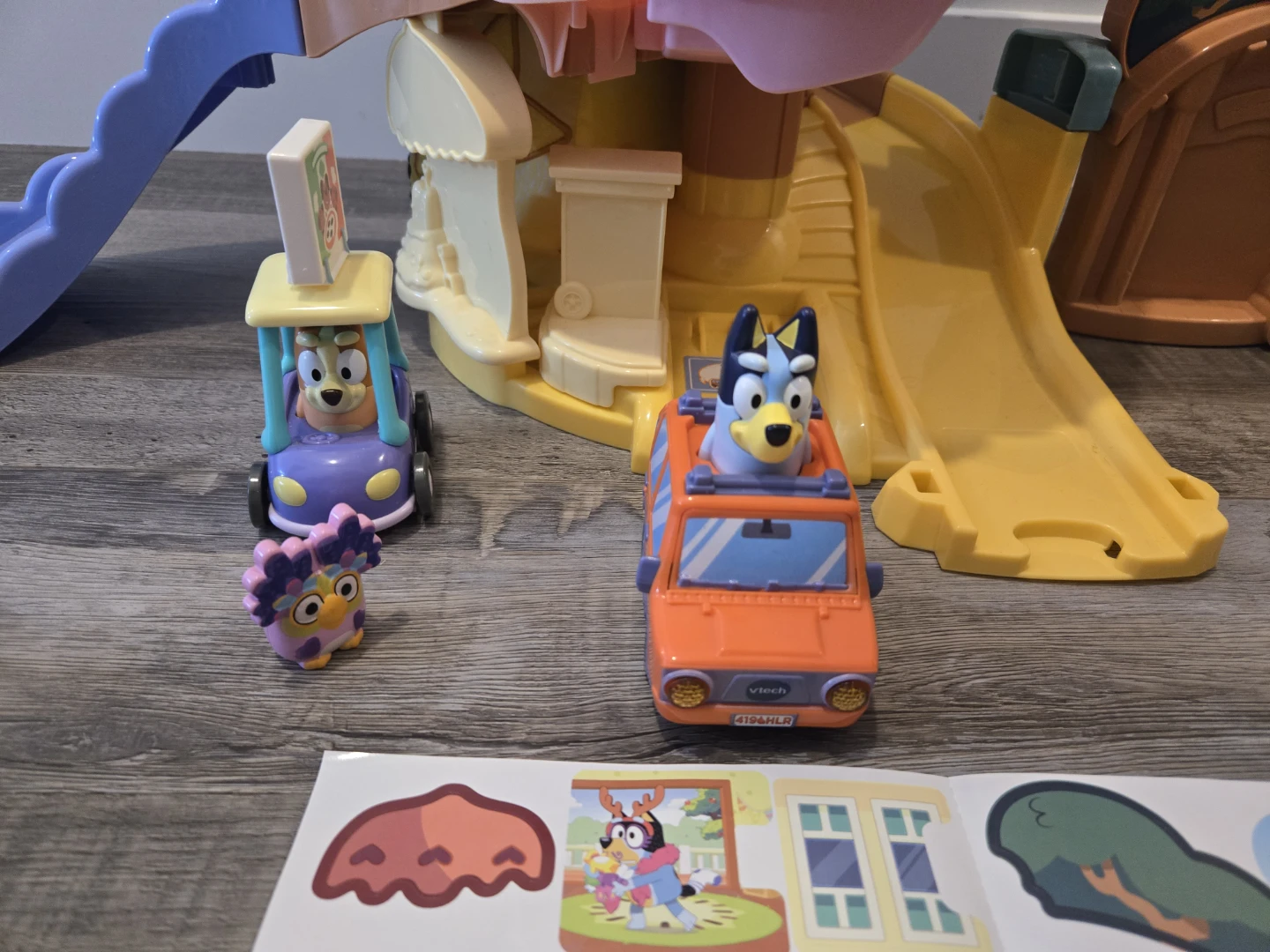 VTech Bluey Road Trip Playset - photo 3