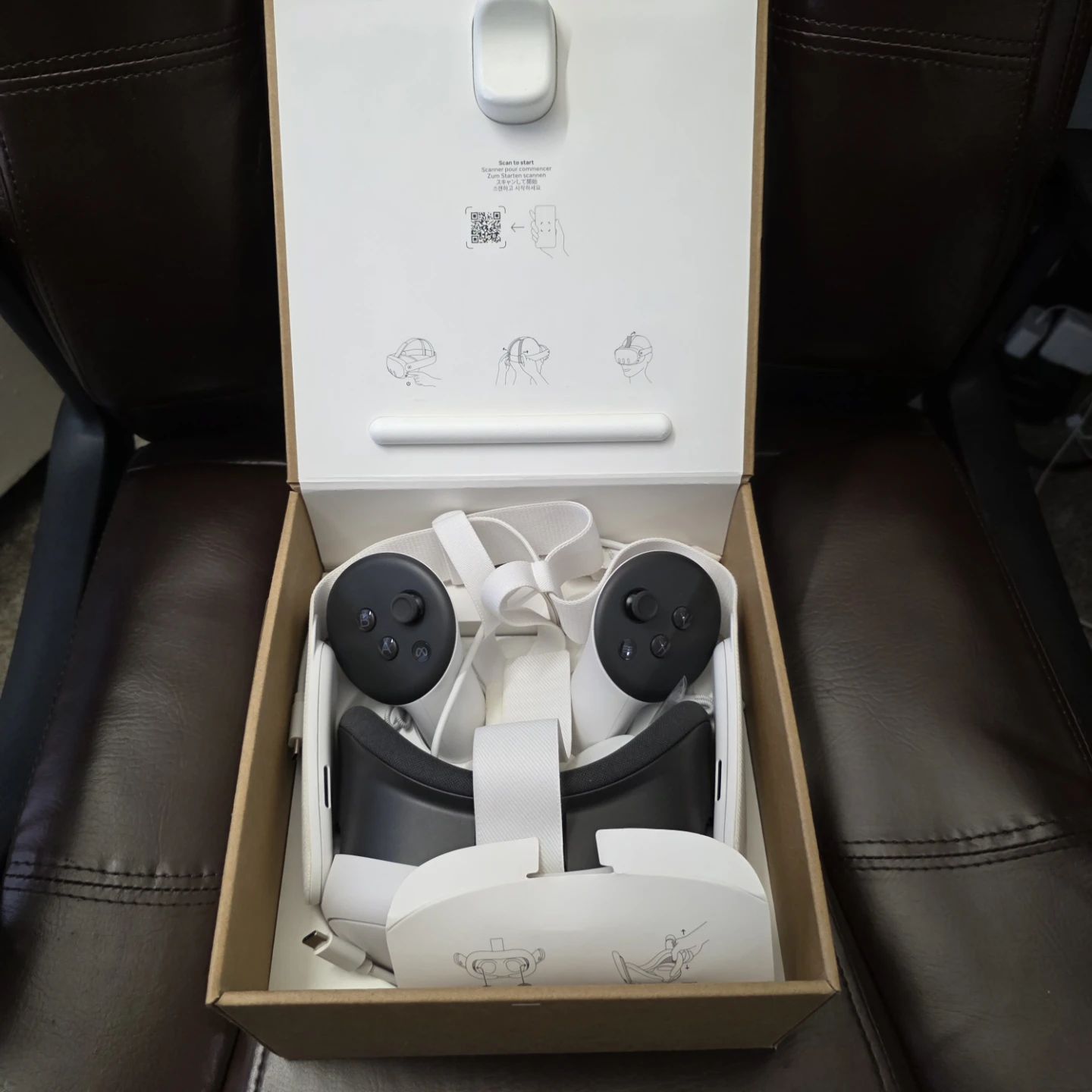 Meta Quest 3 VR Headset and Controllers - photo 2