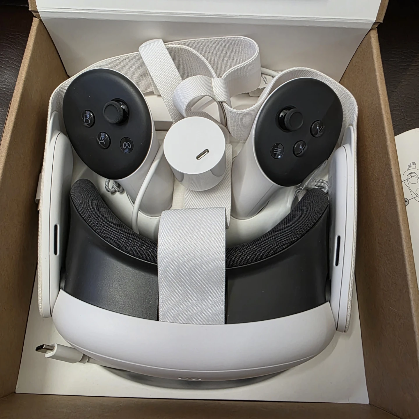 Meta Quest 3 VR Headset and Controllers - photo 3