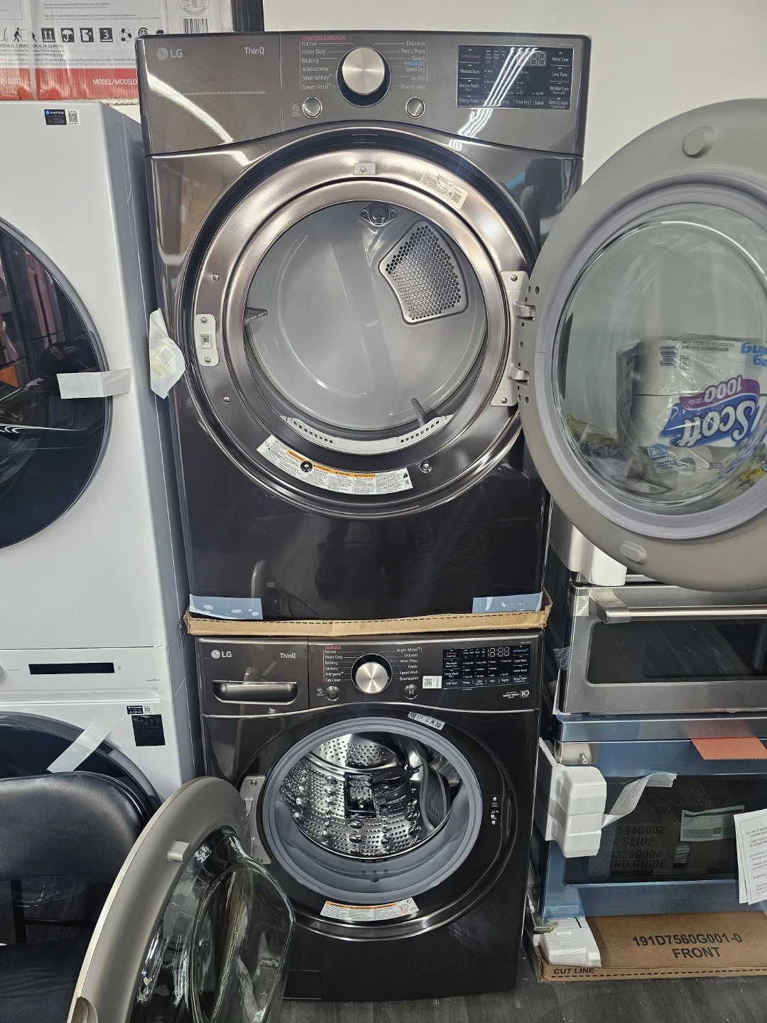 New LG thinq washer and gas dryer set - photo 2