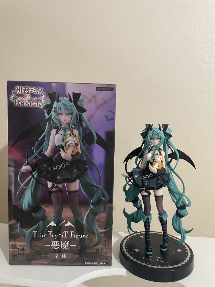 authentic Miku Figure - photo 5