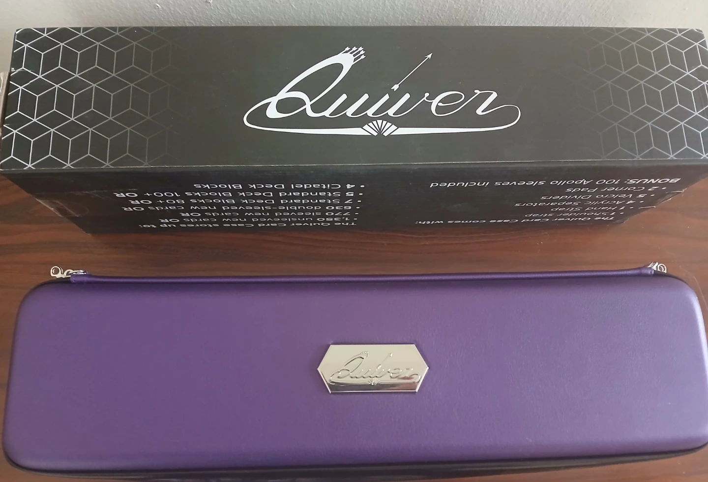 Quiver Card Carrying Case