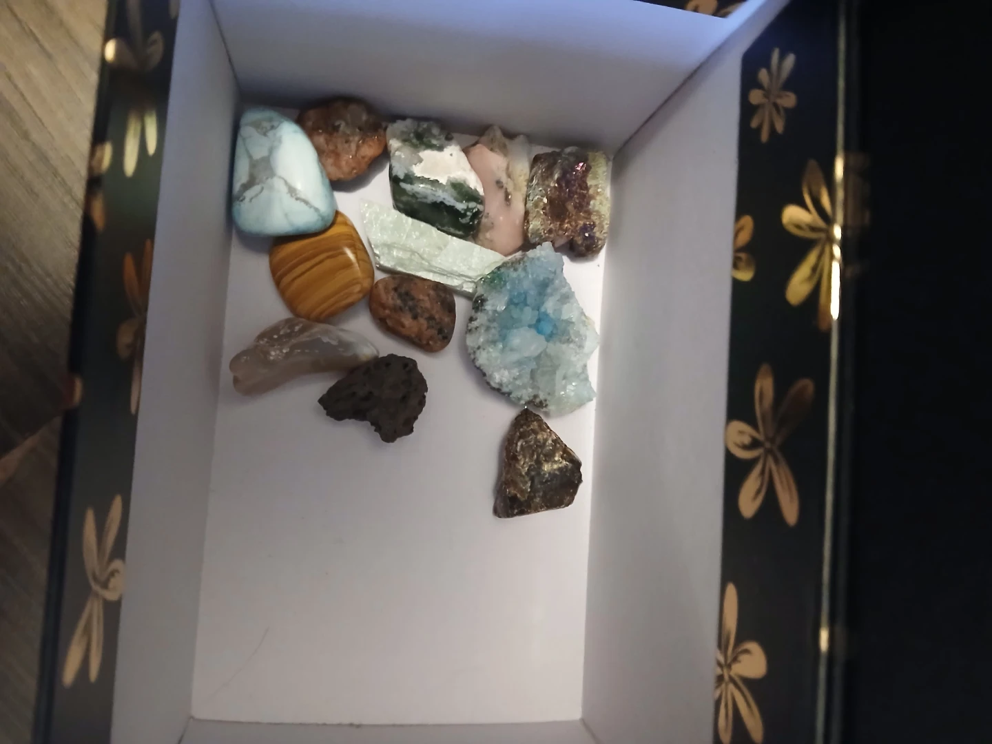 Assorted Crystal Collection Box - photo 2