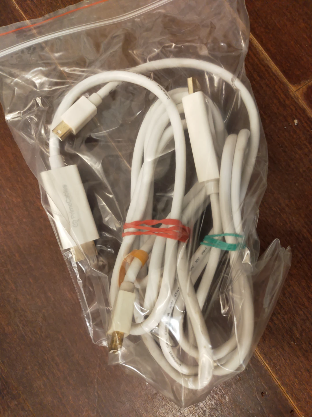 HDMI to Mini Display Port cable x 2