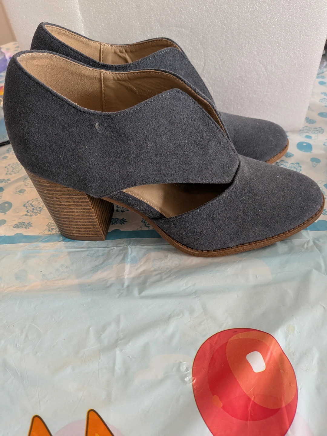 Katz Women's Grey Suede Cutout Booties Size 9 - photo 4