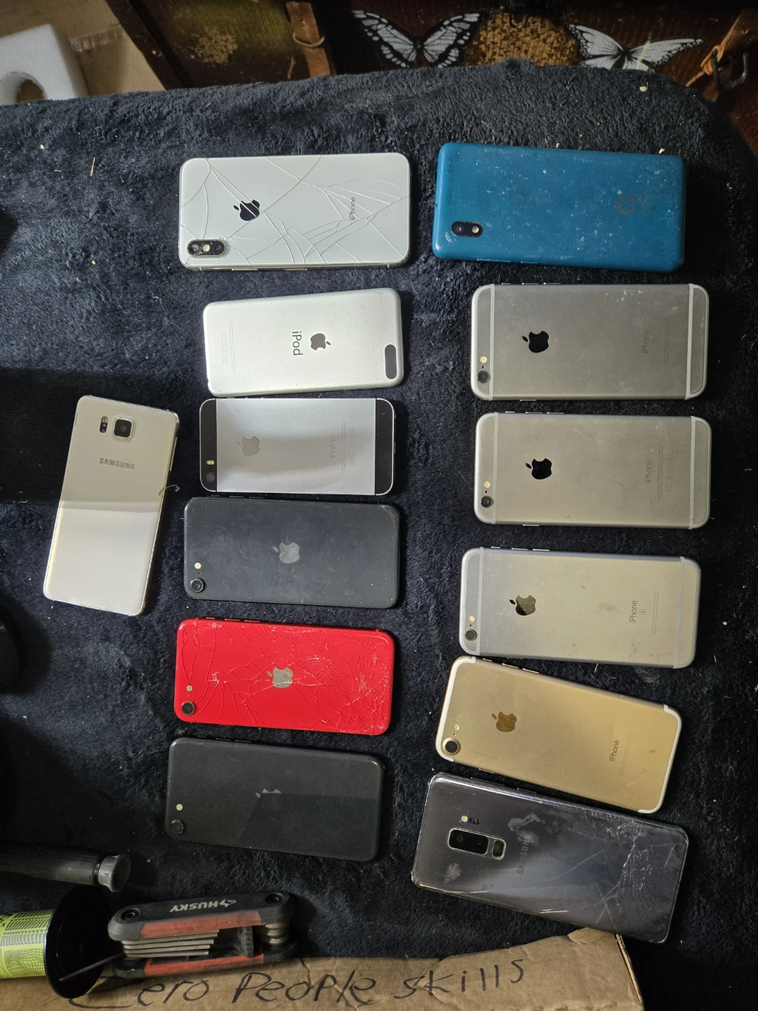 Mixed Lot of Smartphones and Tablets - photo 3