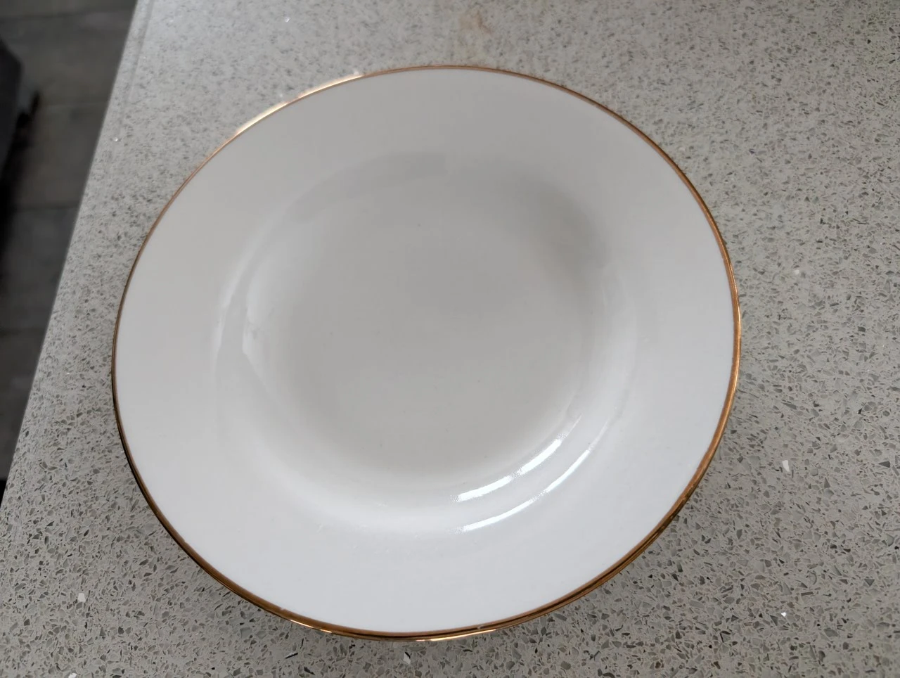 Gibson Everyday Plates with Gold Rim Set of 6 - photo 2