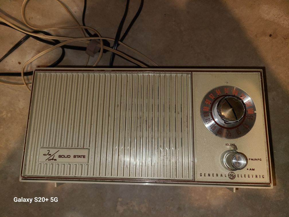 General Electric "Solid State" AM/FM Radio