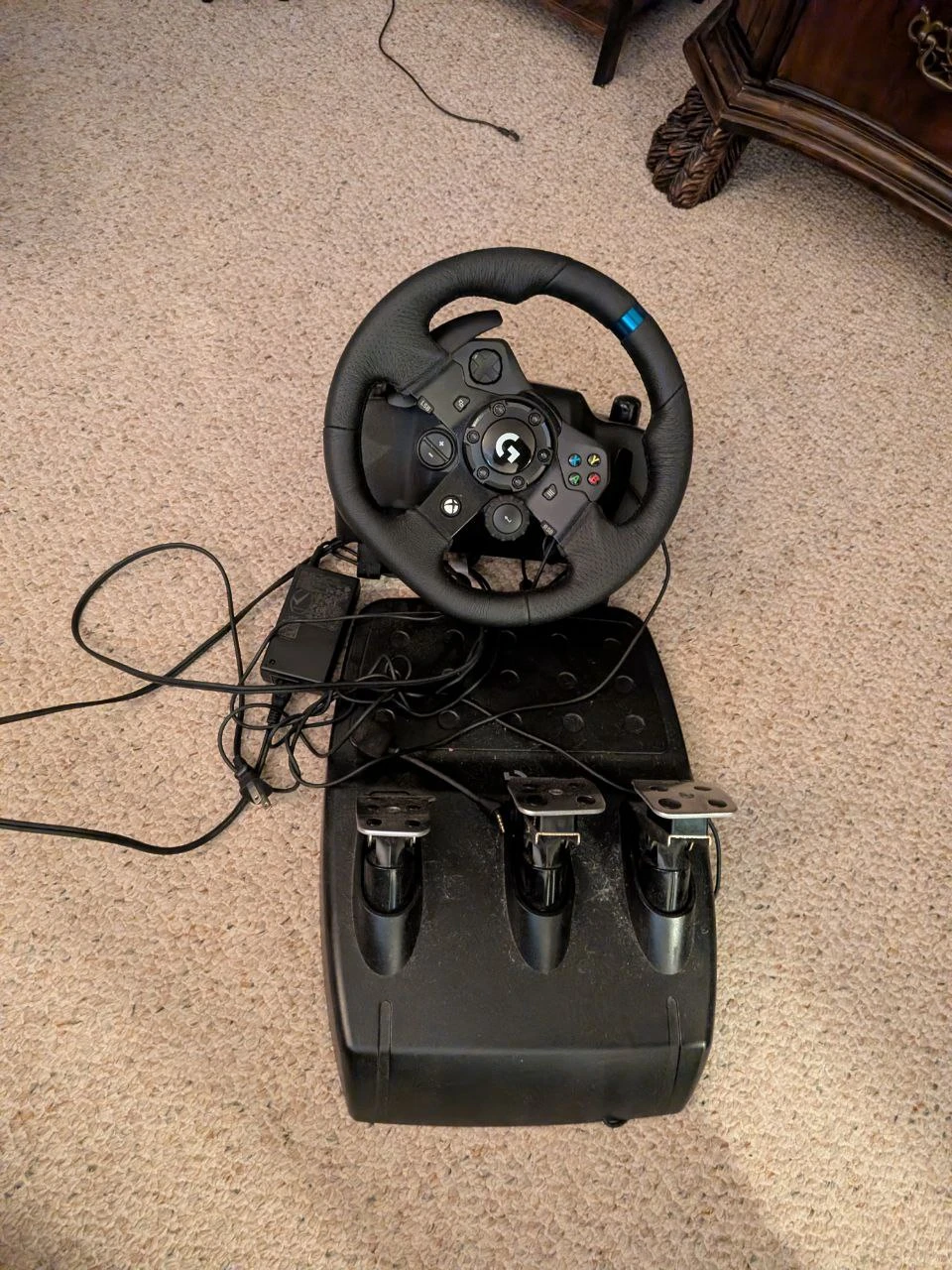Logitech G920 Driving Force Racing Wheel and Pedals