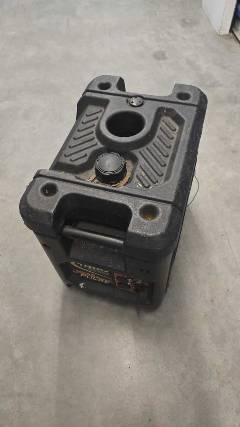 Coleman Powermate 1850 Mega Pulse (Parts/Faulty)  Generator - photo 3