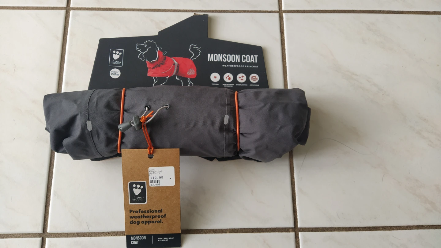 Hurtta Monsoon Coat - Blackberry - 24"
